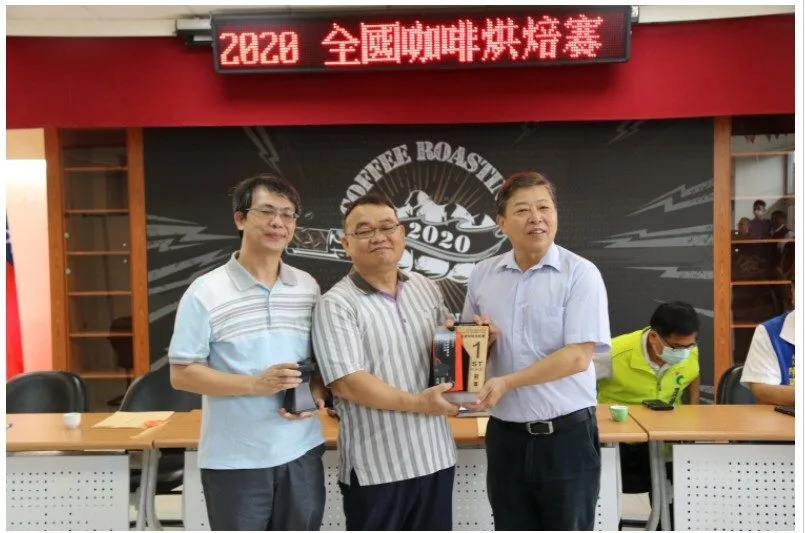 oe30106ba6f83b7b88df9bf9bd5390274 57745242 201110 0009 - 2025 文洋獎盃