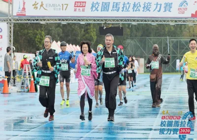 台大EMBA校園馬拉松接力賽-水晶獎盃