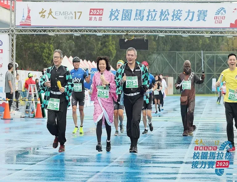 台大EMBA校園馬拉松接力賽-水晶獎盃