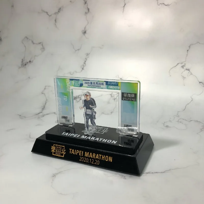 2022年冬季馬拉松賽事推薦!5場絕不能錯過的馬拉松賽事及客製化獎盃設計 - 2025 文洋獎盃 台北馬拉松紀念獎牌