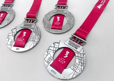 台中號稱超豪華補給「4117中央公園馬拉松」,連獎牌都鑲「施華洛世奇水晶鑽」!