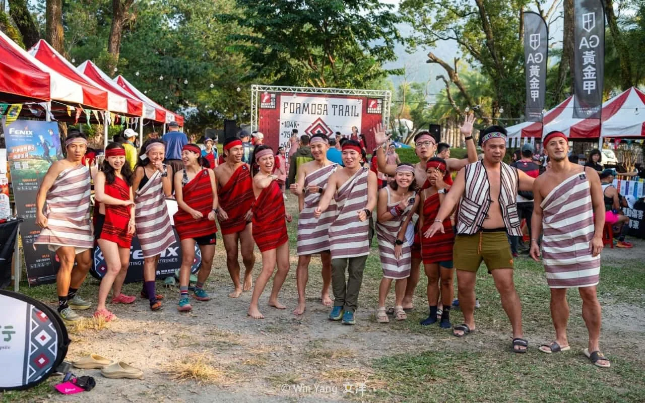 南投山林的盛事!跑山獸FORMOSA TRAIL福爾摩沙古道越野賽事,超過40國國外好手共襄盛舉,融入泰雅族圖騰的客製化獎盃 - 2025 文洋獎盃 2023跑山獸FORMOSA TRAIL福爾摩沙古道越野賽