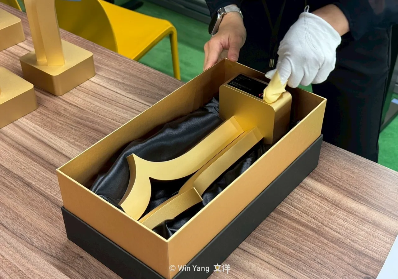 臺北戲劇獎獎盃外盒與客製化獎盃
